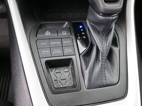 Certified 2023 Toyota RAV4 LE AWD/4WD image 15