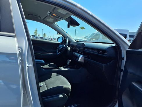 Used 2025 Hyundai Kona SEL FWD image 25