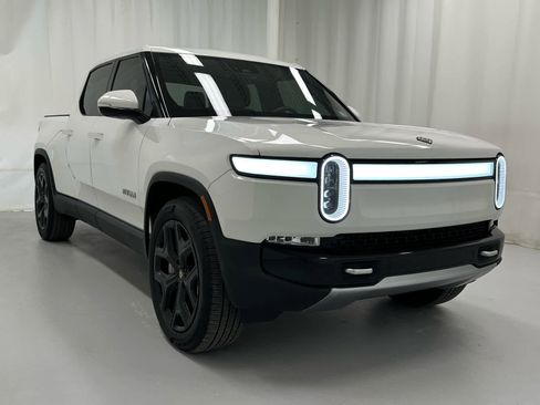 Used 2023 Rivian R1T Adventure image 2