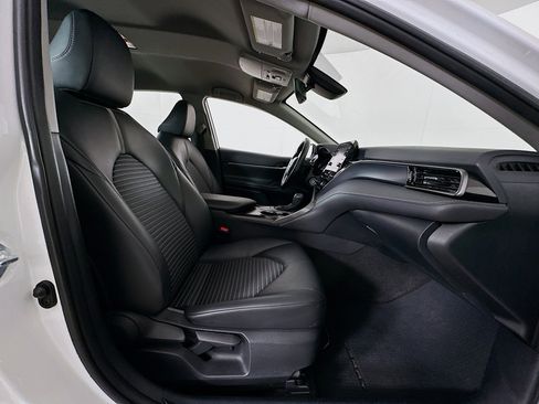 Used 2024 Toyota Camry SE image 29