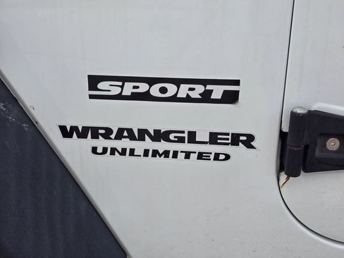 Used 2013 Jeep Wrangler Unlimited Sport AWD/4WD image 9