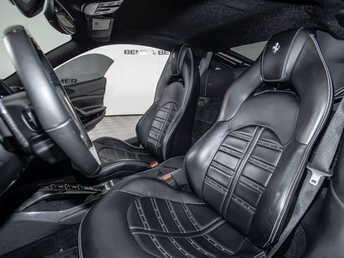 Used 2017 Ferrari 488 GTB RWD image 13