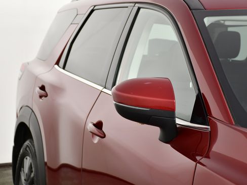 Used 2022 Nissan Pathfinder SV image 14