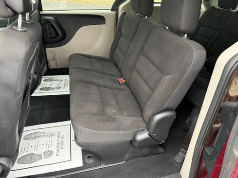 Used 2018 Dodge Grand Caravan SE image 10