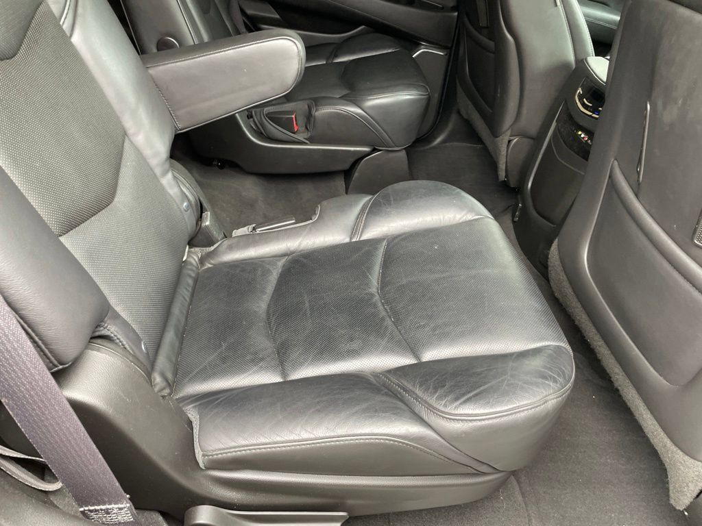 Used 2015 Cadillac Escalade Luxury AWD/4WD image 15