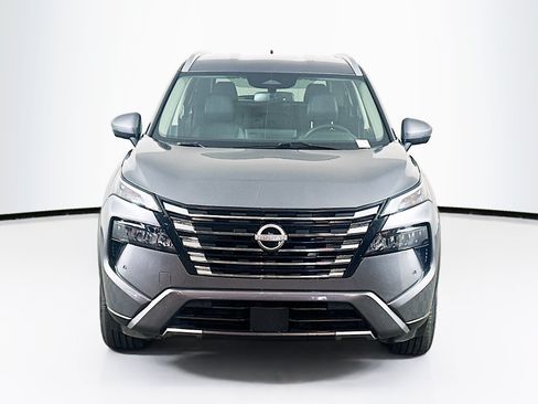 Used 2025 Nissan Rogue SL AWD/4WD image 2