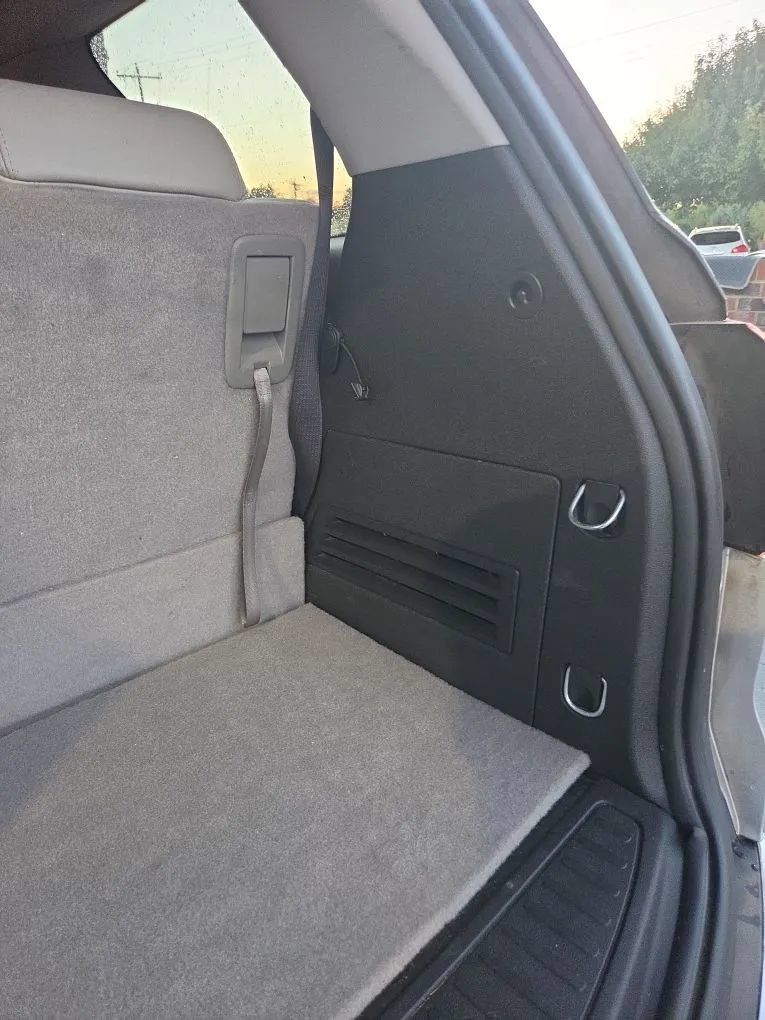 Used 2012 GMC Acadia SLT w/ LPO, 'HIT The Road' Package FWD image 24