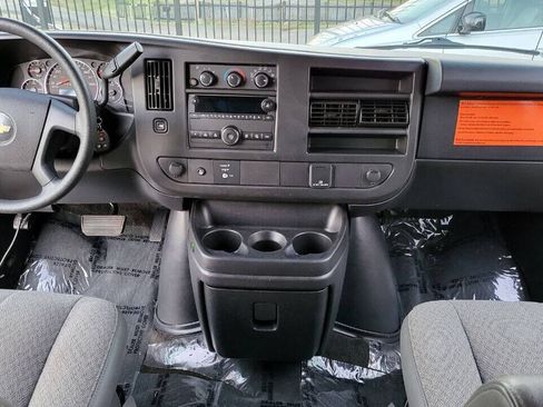 Used 2018 Chevrolet Express 3500 LT w/ LT Preferred Equipment Group RWD image 21