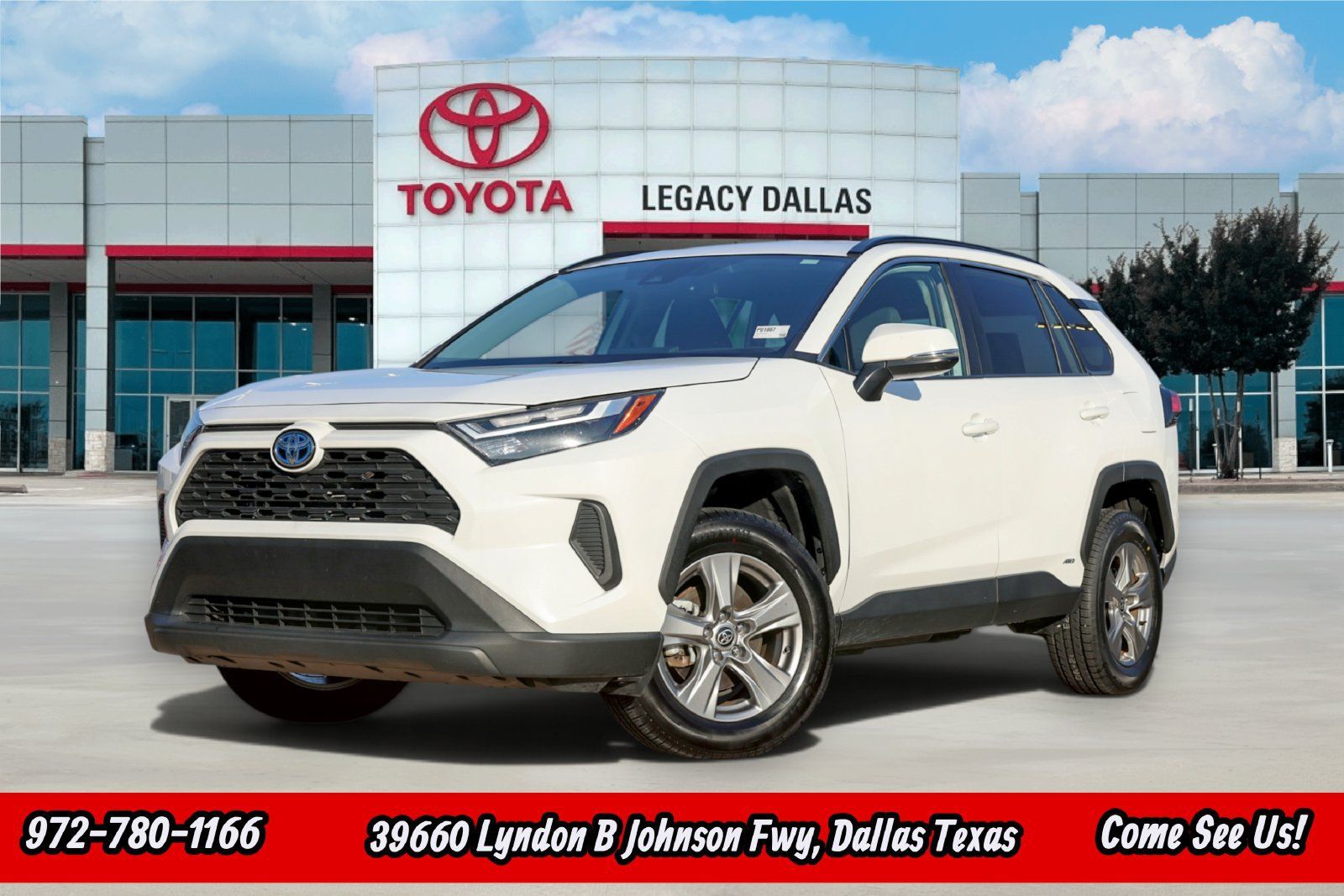 Used 2024 Toyota RAV4 LE AWD/4WD image 1