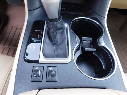 Used 2017 Toyota Highlander XLE image 15