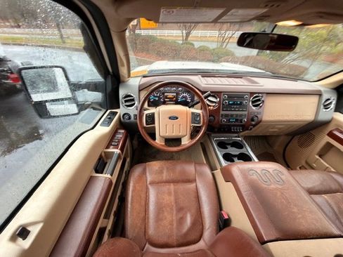 Used 2011 Ford F450 King Ranch w/ King Ranch w/Chrome Pkg image 3