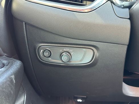 Used 2024 Chevrolet Equinox LT AWD/4WD image 35