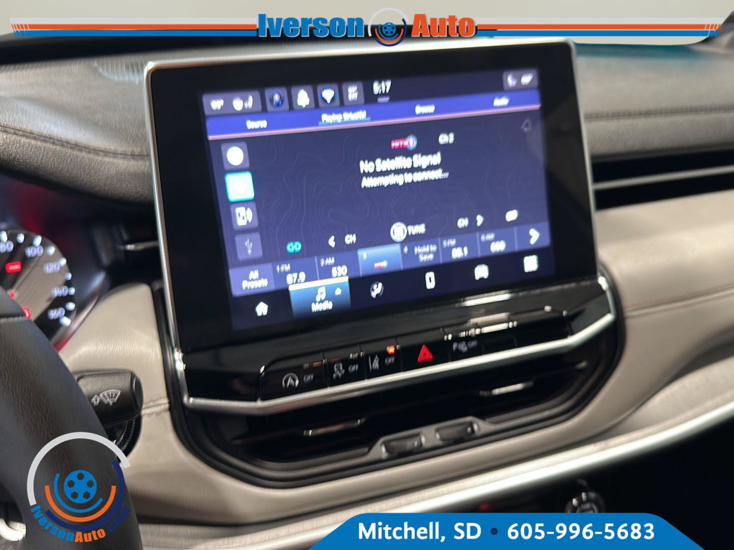 Used 2025 Jeep Compass Limited AWD/4WD image 19
