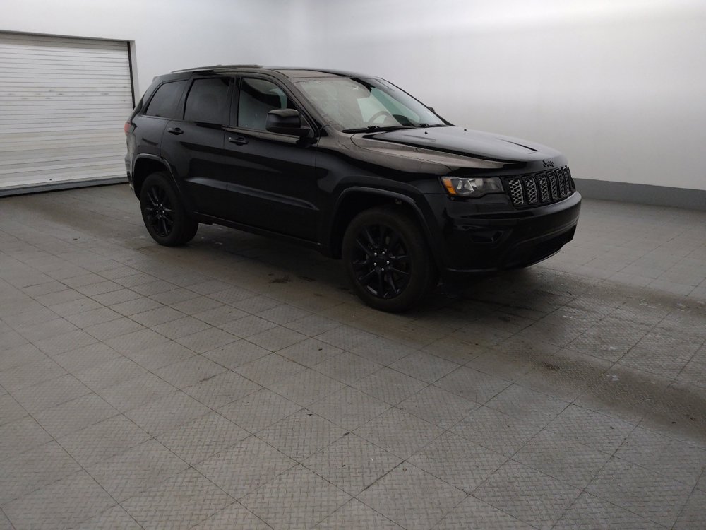 Used 2018 Jeep Grand Cherokee Altitude AWD/4WD image 11