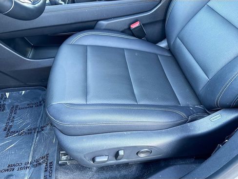 Used 2025 Chevrolet Traverse LT w/ Enhanced Driving Package AWD/4WD image 20