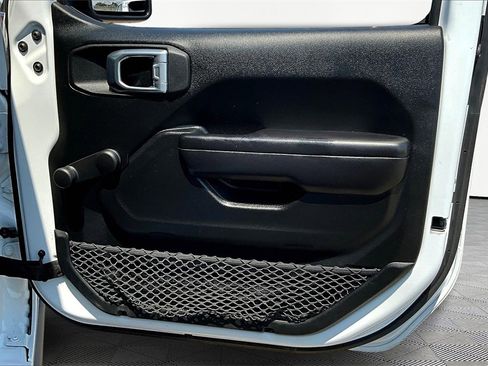 Used 2020 Jeep Wrangler Unlimited Willys image 24
