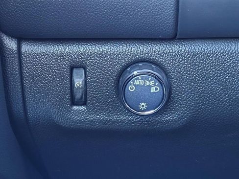 Used 2022 Chevrolet Colorado LT w/ Fleet Safety Package image 26