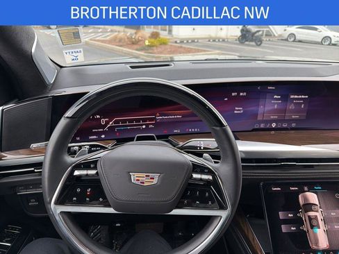 Certified 2025 Cadillac Escalade Sport Platinum image 13