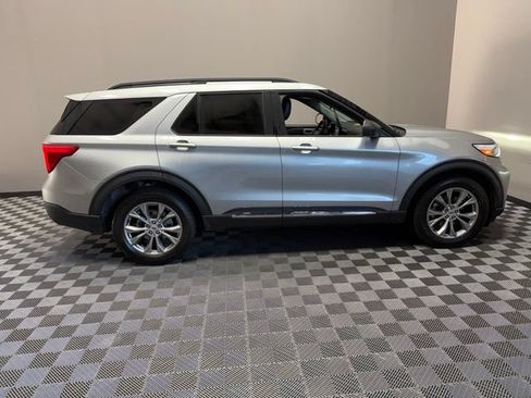 Used 2023 Ford Explorer XLT w/ Equipment Group 202A AWD/4WD image 7