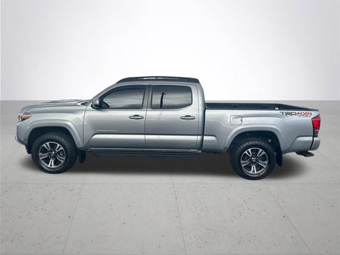 Used 2016 Toyota Tacoma TRD Sport w/ Premium & Technology Package AWD/4WD image 10