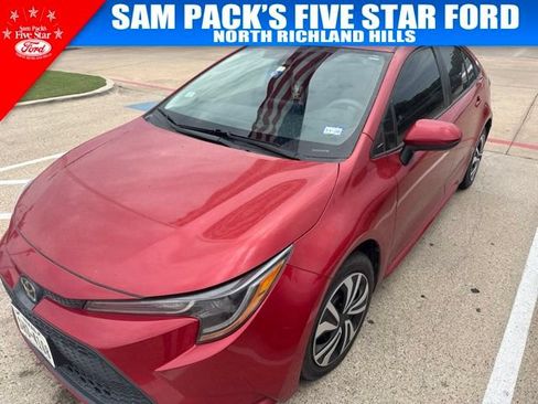 Used 2020 Toyota Corolla LE FWD image 1