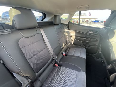 Certified 2025 Chevrolet Trax LT w/ LT Convenience Package image 26