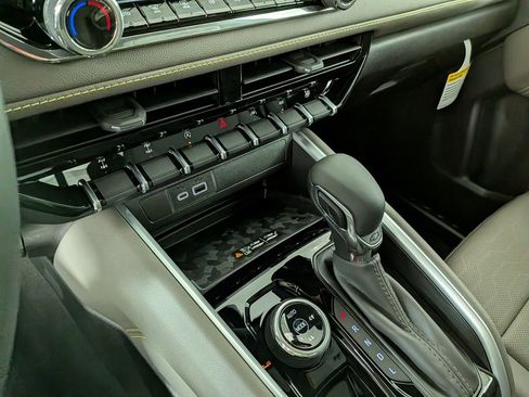 New 2026 Chevrolet Colorado ZR2 AWD/4WD image 26