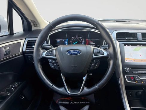 Used 2018 Ford Fusion Energi SE FWD image 29