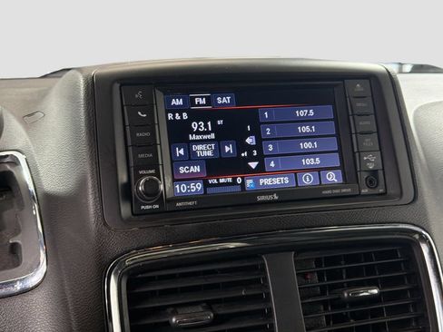 Used 2019 Dodge Grand Caravan SXT FWD image 15