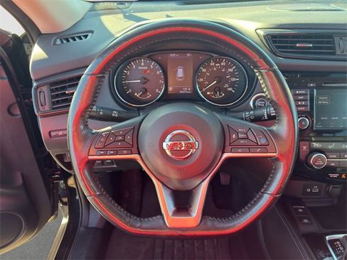 Used 2018 Nissan Rogue SL w/ Premium Package image 11