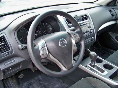 Used 2015 Nissan Altima 2.5 S w/ Power Driver Seat Package FWD image 29