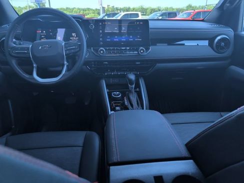 Used 2026 Chevrolet Colorado Z71 w/ Technology Package AWD/4WD image 14