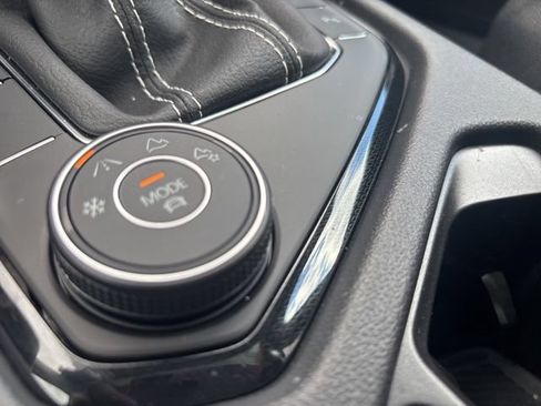New 2026 Volkswagen Taos SE AWD/4WD image 21
