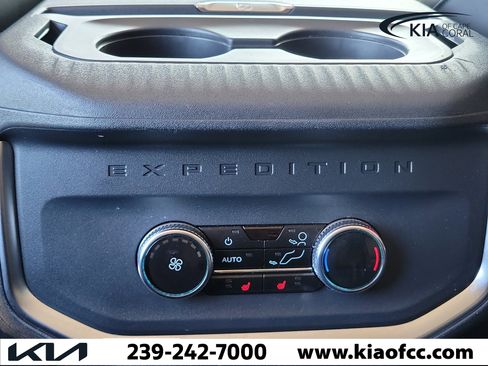 Used 2025 Ford Expedition Max Platinum AWD/4WD image 18