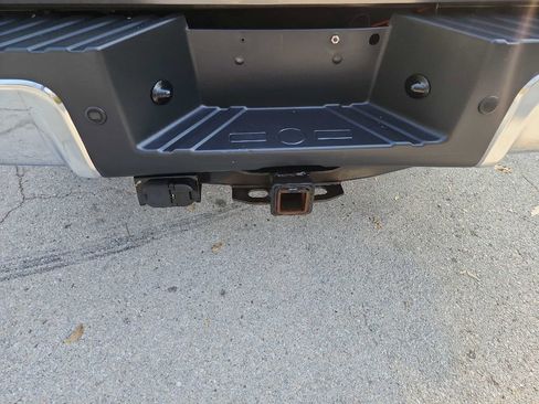 Used 2011 Ford F250 Lariat w/ Lariat Interior Pkg image 5