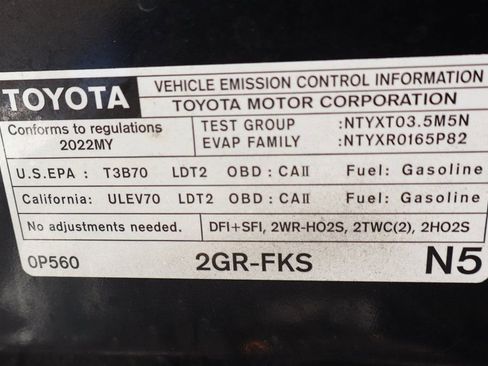 Used 2022 Toyota Tacoma SR5 w/ Technology Package image 12