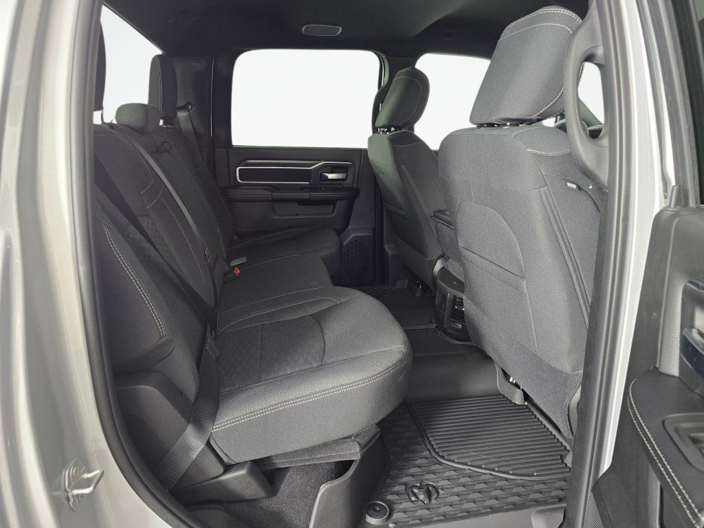 New 2026 RAM 3500 Big Horn AWD/4WD image 30