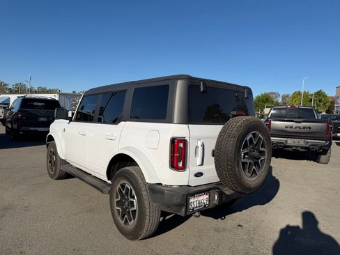 Used 2024 Ford Bronco Outer Banks AWD/4WD image 3
