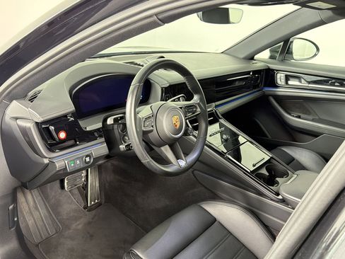 Certified 2024 Porsche Panamera image 4