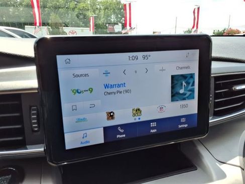 Used 2023 Ford Explorer XLT w/ Equipment Group 202A image 21