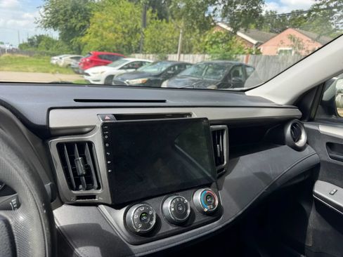 Used 2016 Toyota RAV4 LE FWD image 35