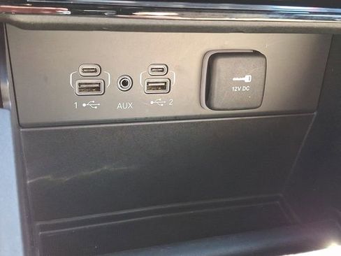 Used 2023 Jeep Grand Cherokee Limited image 27