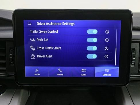 Used 2022 Ford Explorer XLT image 25