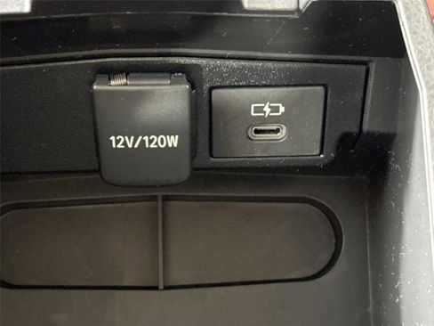 Certified 2026 Toyota Corolla Cross LE FWD image 32