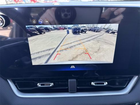 New 2026 Chevrolet Equinox LT image 17