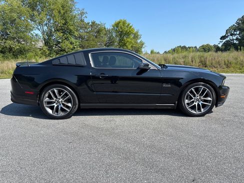 Used 2012 Ford Mustang GT RWD image 6