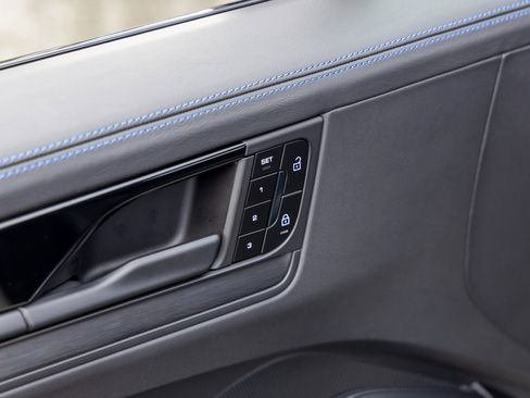 Certified 2025 Porsche Cayenne GTS image 25