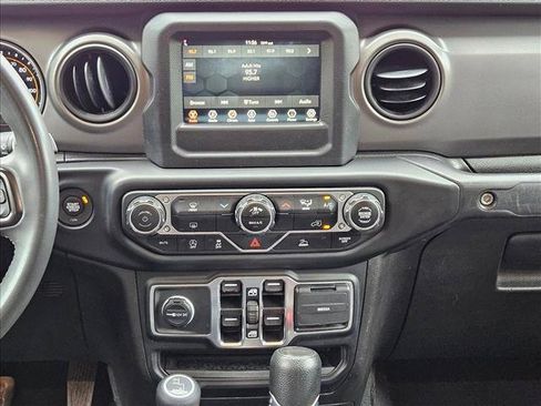 Used 2023 Jeep Gladiator Sport AWD/4WD image 14