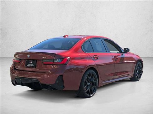 Used 2026 BMW 330i Sedan w/ M Sport Package image 5