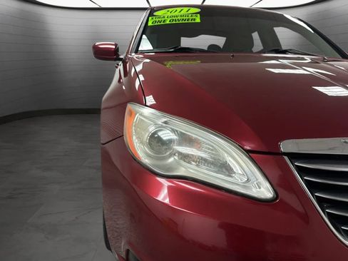 Used 2011 Chrysler 200 LX FWD image 28